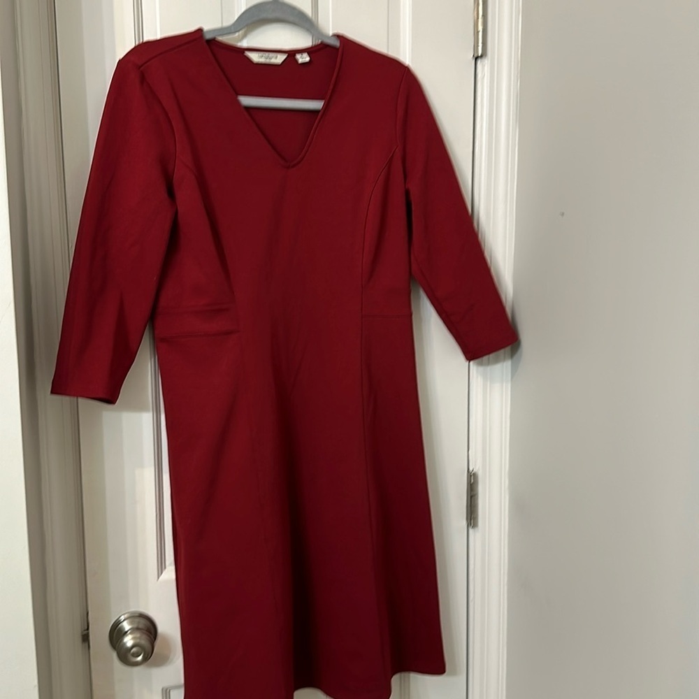 Liz Claiborne Burgundy A-line ponte dress v- neck 3/4 sleeves Fall winter 8